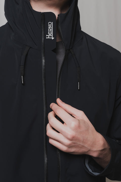 HERNO BOMBER CON CAPPUCCIO CHIUSURA ZIP REALIZZATO IN SCUBA