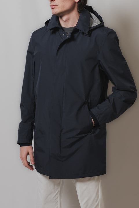 HERNO TRENCH LAMINAR CON CAPPUCCIO REMOVIBILE E CHIUSURA ZIP REALIZZATO IN TESSUTO GORETEX