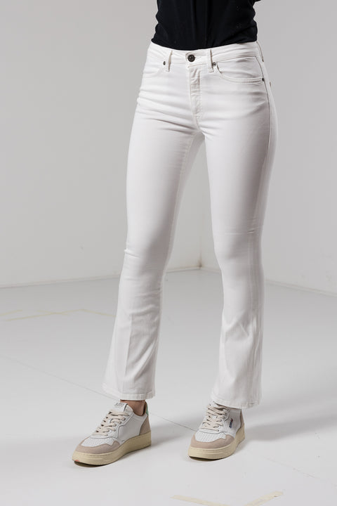 MANDY JEANS REALIZZATO IN BULL DI COTONE STRETCH CON FONDO A TROMBETTA